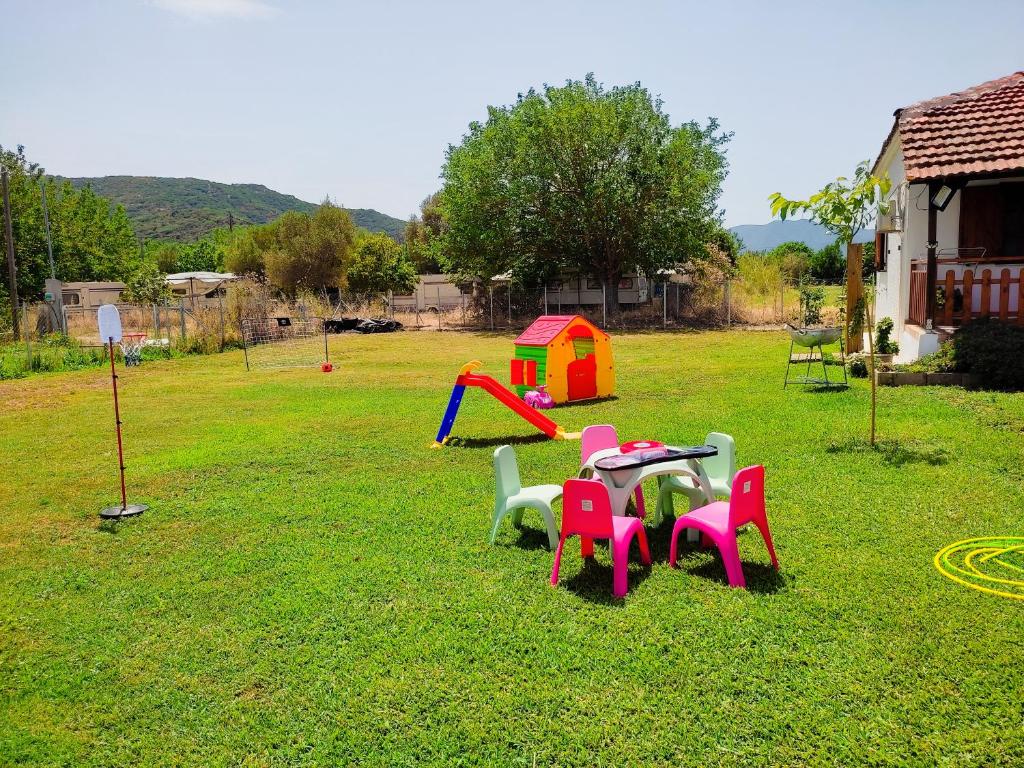 RODAVGI children's playground with slide, playhouse, kids table and chairs